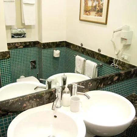 Frühstückspension Domus Cavour 4*
