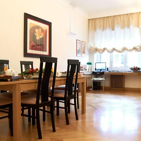 Frühstückspension Domus Cavour 4*