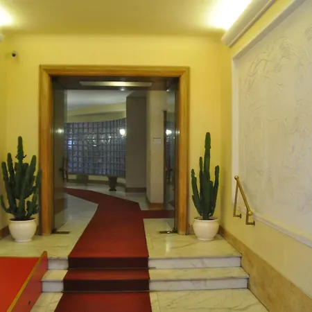 Domus Cavour Frühstückspension Rom
