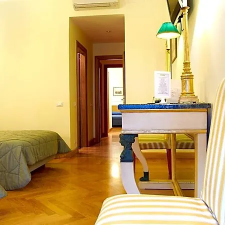 Domus Cavour 4* 罗马