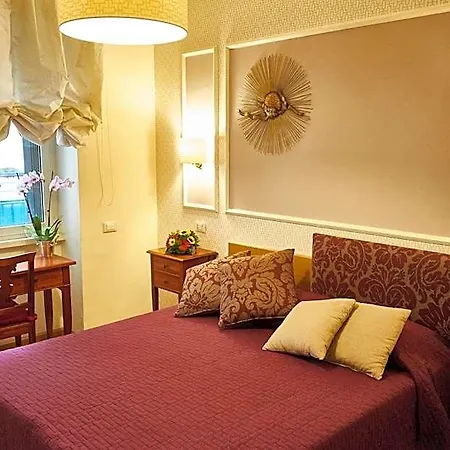 Domus Cavour 4* 罗马