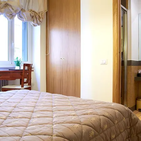 Bed & Breakfast Domus Cavour Roma