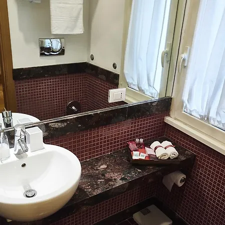 Domus Cavour 4*