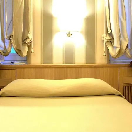 Domus Cavour 3* Roma