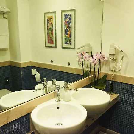 Bed & Breakfast Domus Cavour Roma
