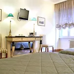Domus Cavour Bed and Breakfast 4*