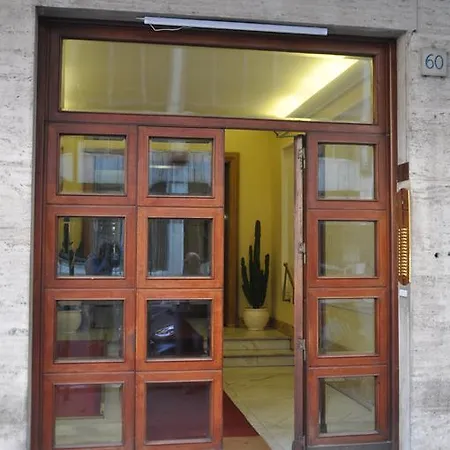 Domus Cavour 4*