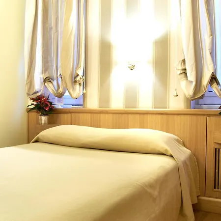Domus Cavour 4* Rzym