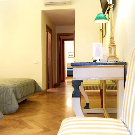 Domus Cavour 4*